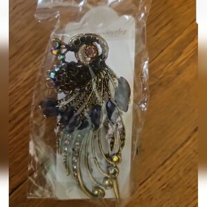 Elegant Black Peacock Hairclip